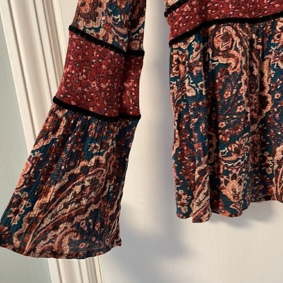 American Eagle Outfitters bohemian paisley mixed print bell sleeve top size XS - Picture 4 of 8